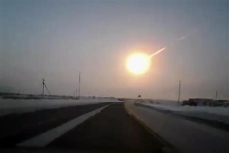 ロシア・チェリャビンスクの隕石落下と、小惑星接近は偶然？